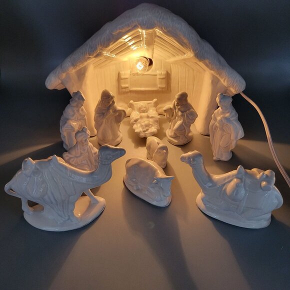 Vintage Ceramic Nativity Scene Set With Light Up Manger & Figurines Christmas - Picture 2 of 12